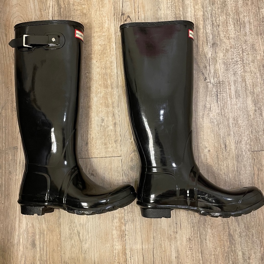 Hunter Original Tall Gloss Rain Boots in Black